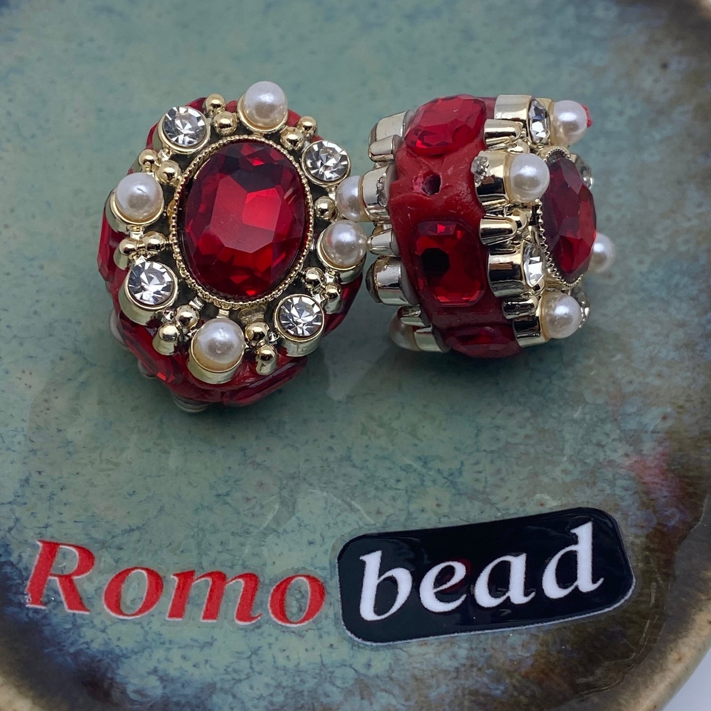 137. Fancy beads - Romo bead