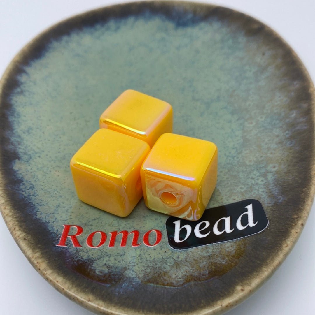 20. cube beads - Romo bead