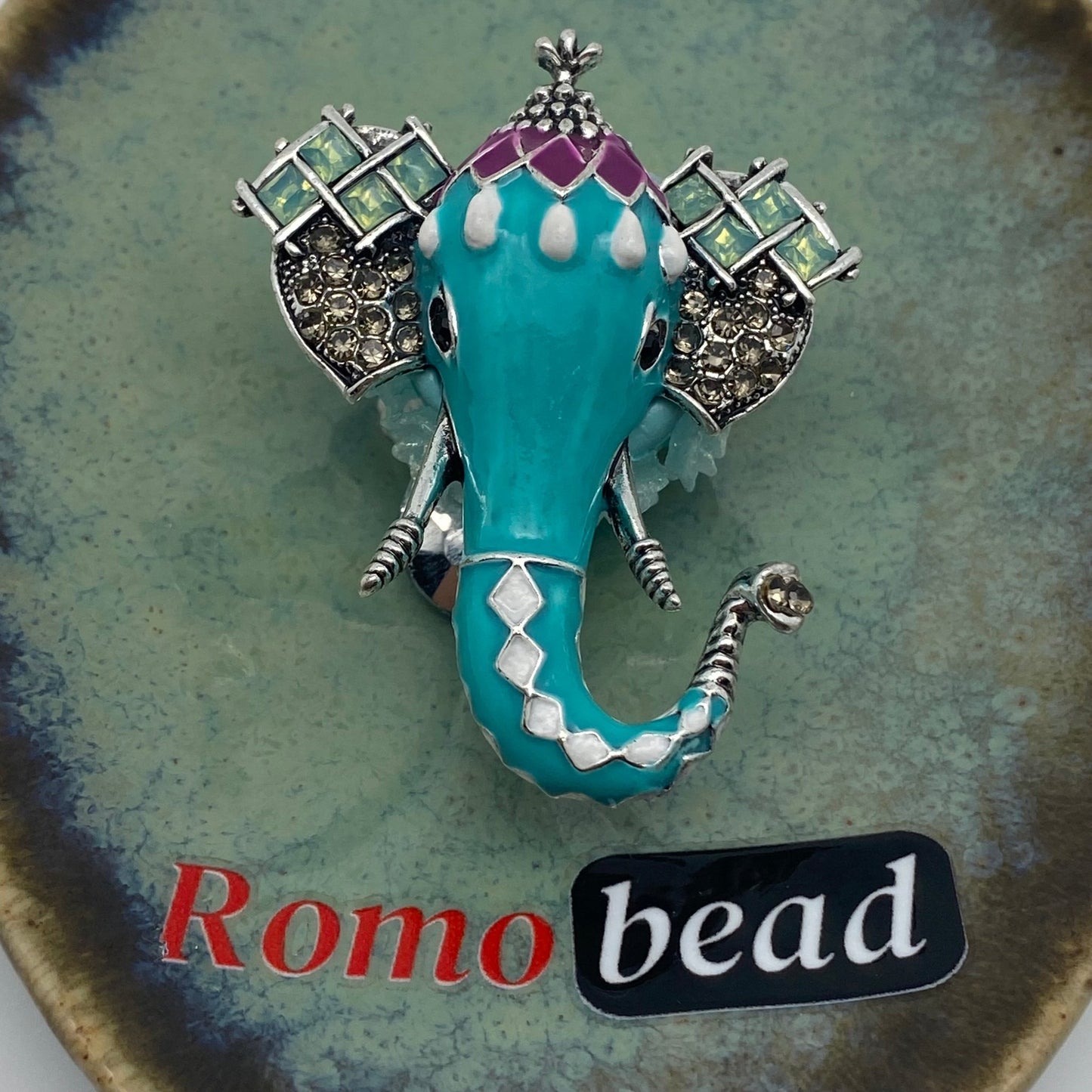 273.supper fancy Elephant - Romo bead