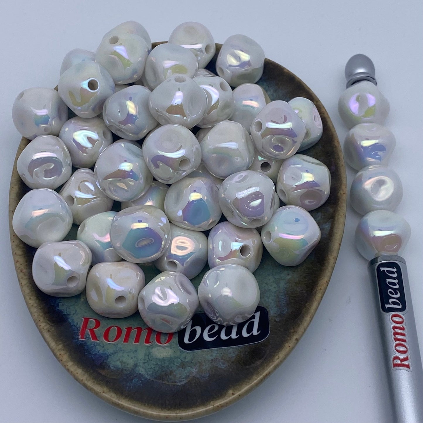 48.uv shiny white beads - Romo bead