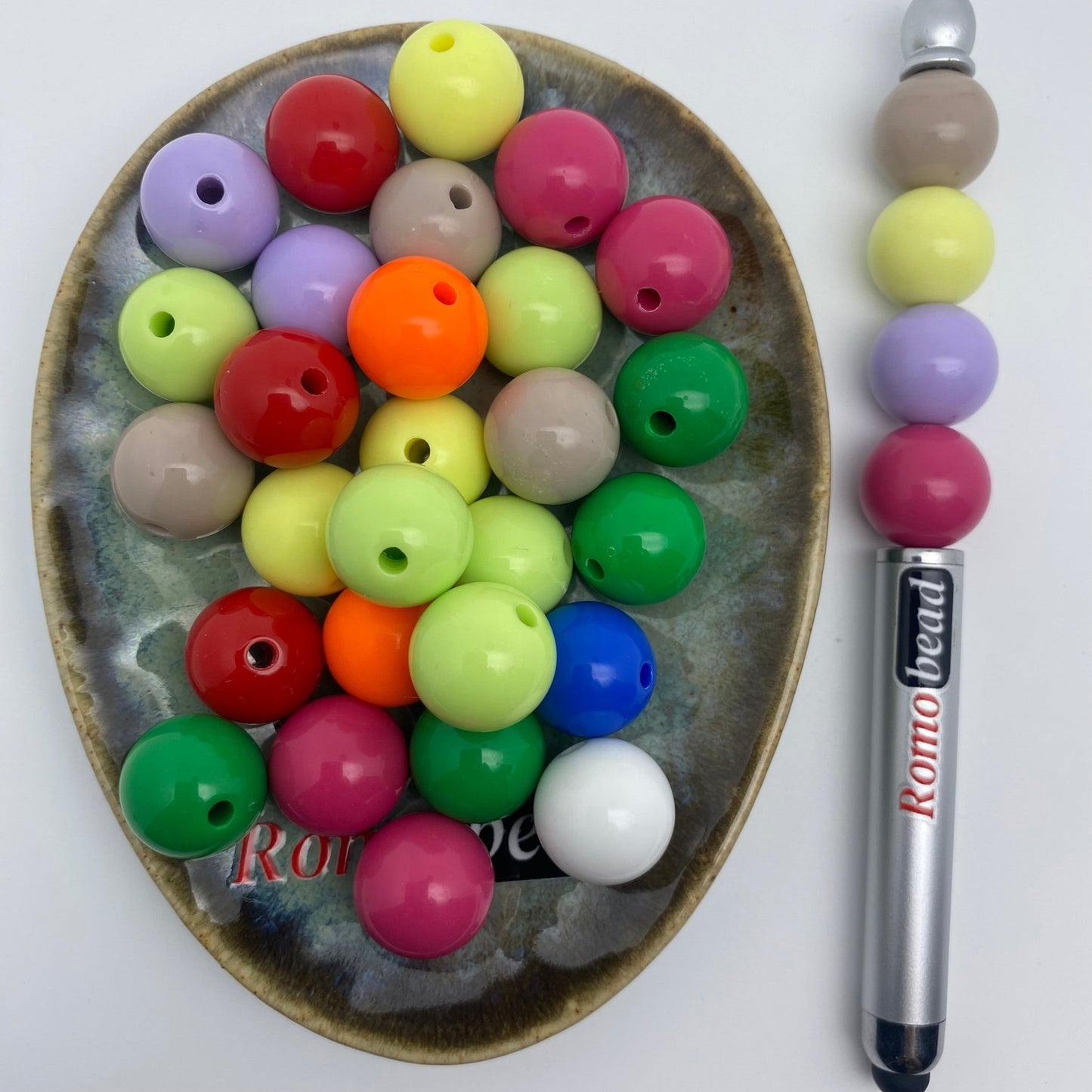 97. round 16mm beads - Romo bead