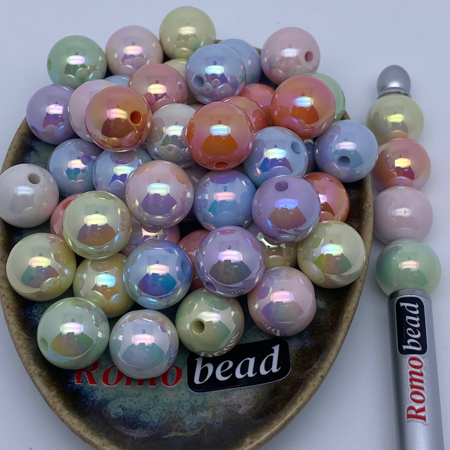 47. 16mm Round UV beads