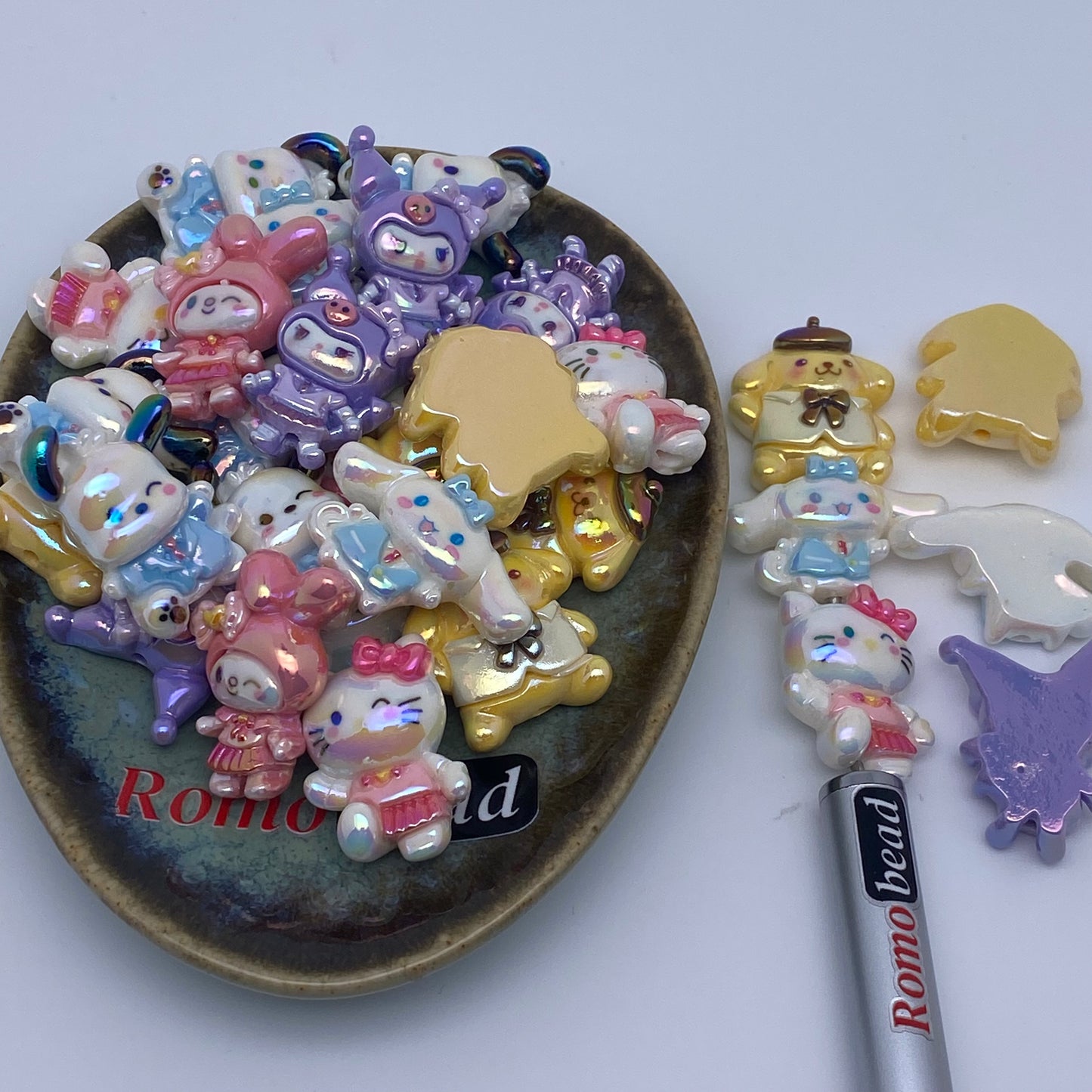 109. Pompompurin,Hello kitty,My melody,Kuromi,Cinamonroll characters UV beads