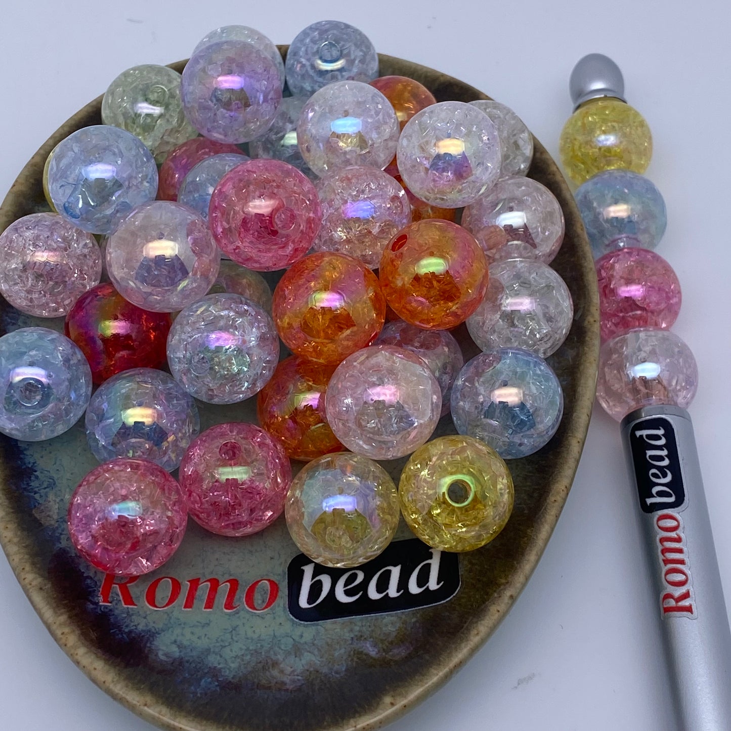 45. UV crackle 16mm round beads