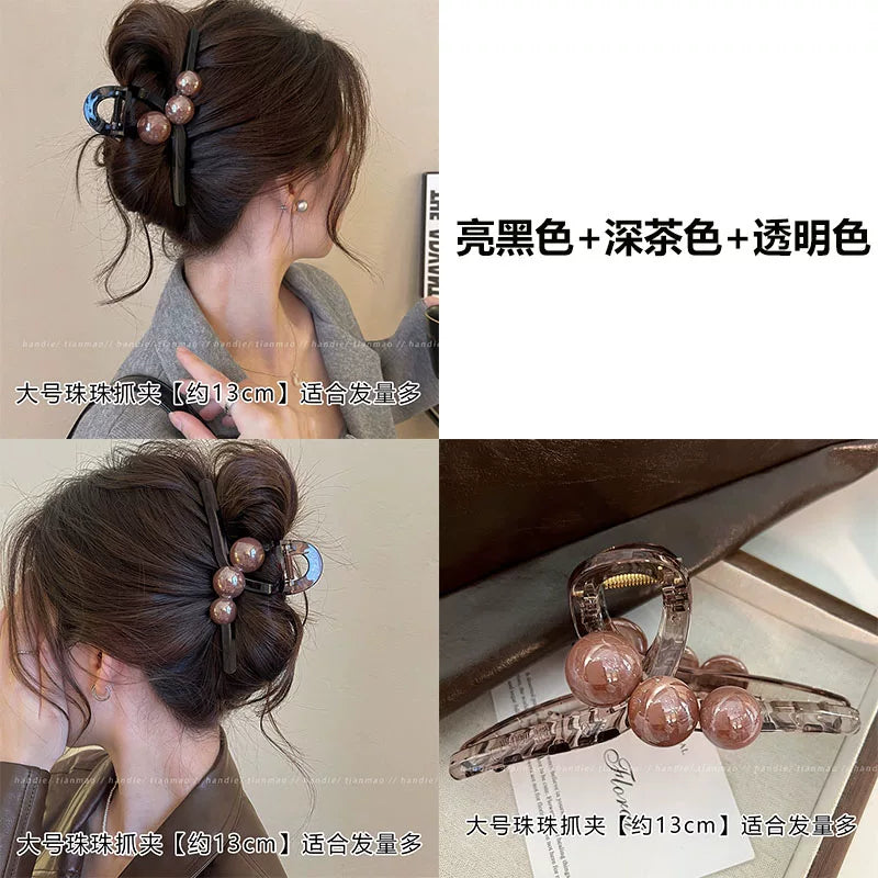 Elegant pearl grab clip for women, high-end 2026 new style shark clip at the back of the head, medium size coil hair clip, small hair volume