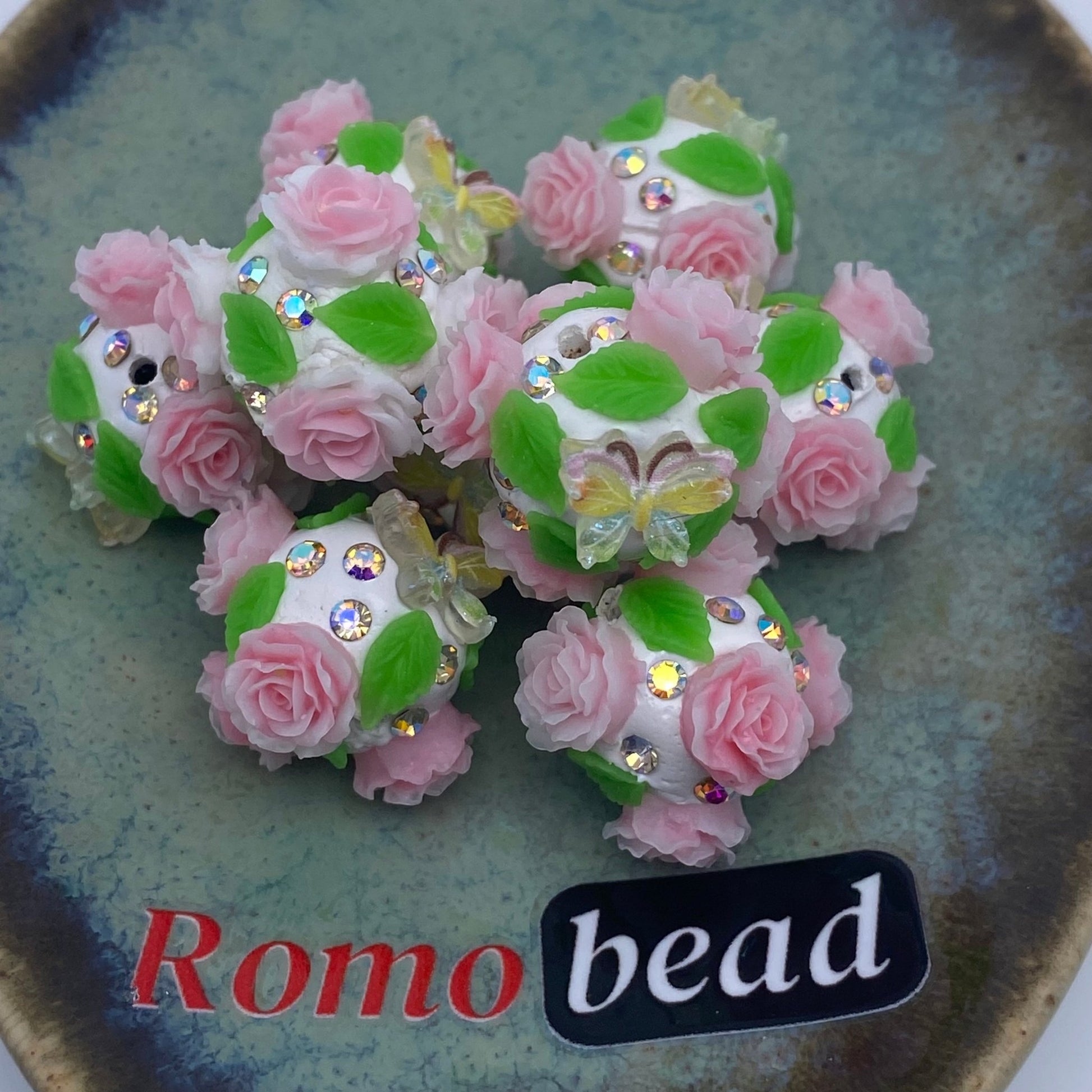 144. Fancy beads - Romo bead