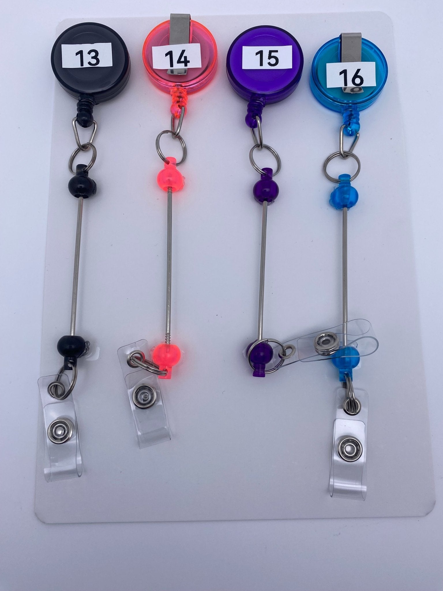 152. Badge reels - Romo bead