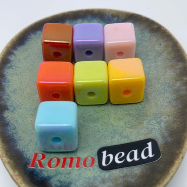 20. cube beads - Romo bead