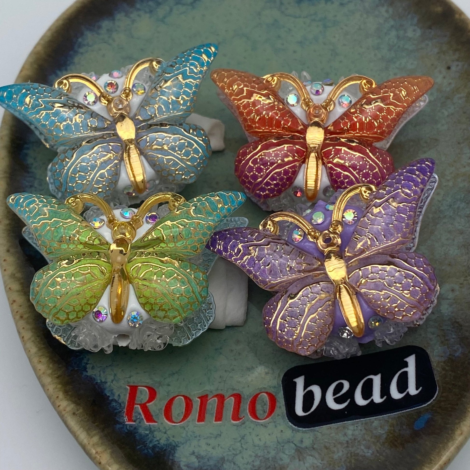 262.supper fancy butterfly - Romo bead