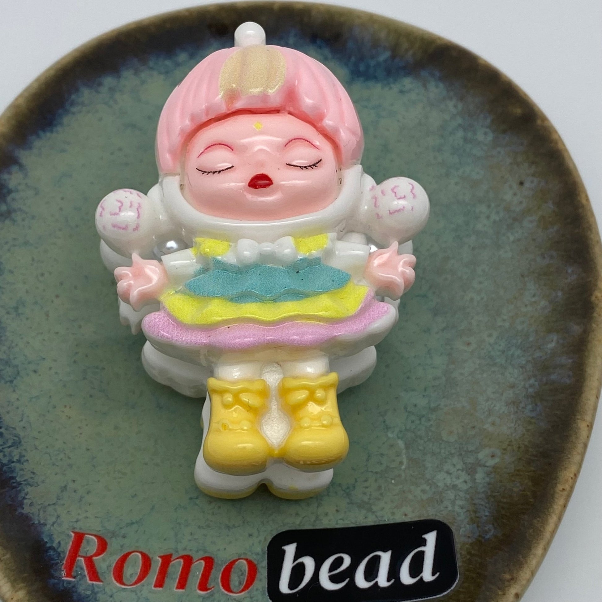 265.supper fancy characters - Romo bead