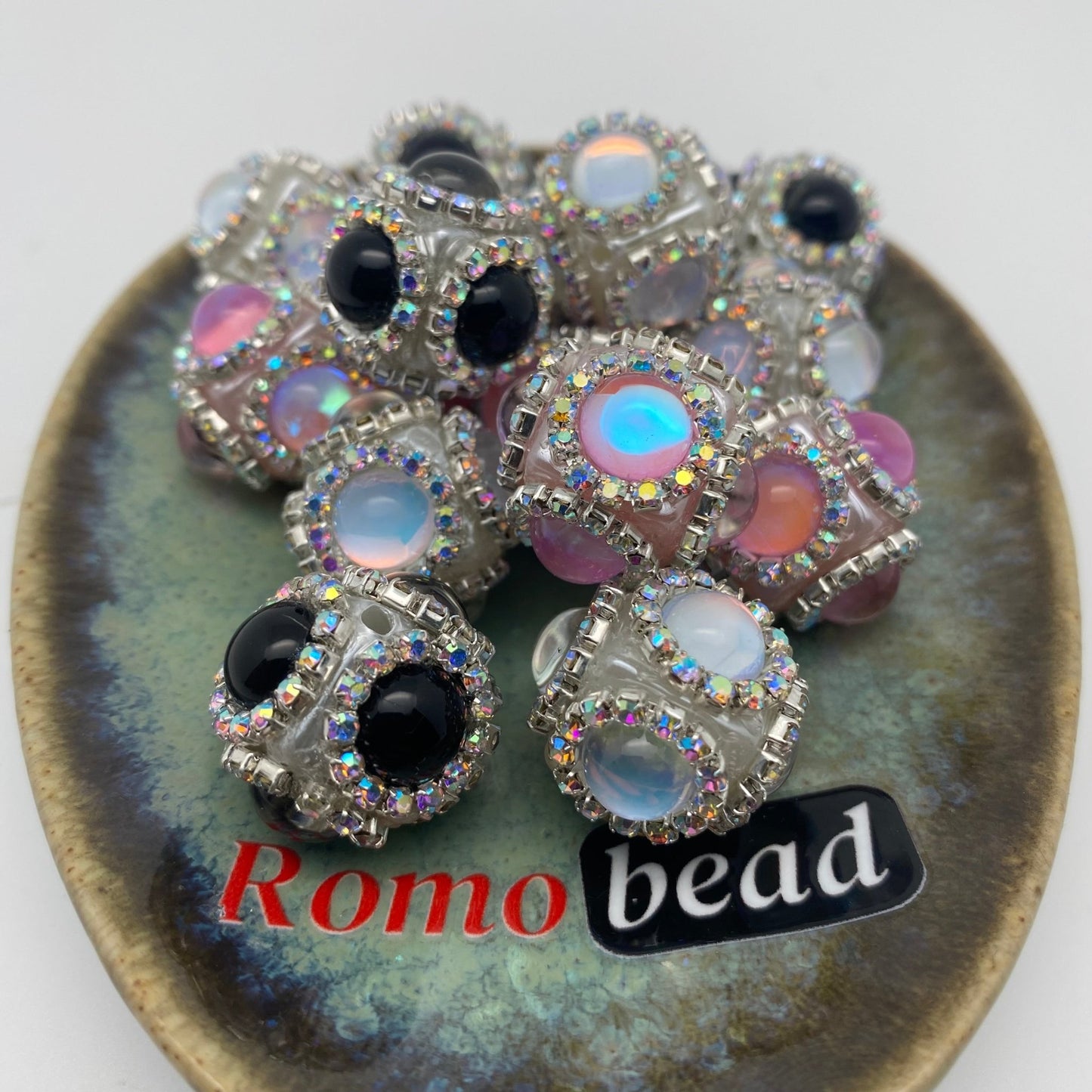 312.Round fancy - Romo bead