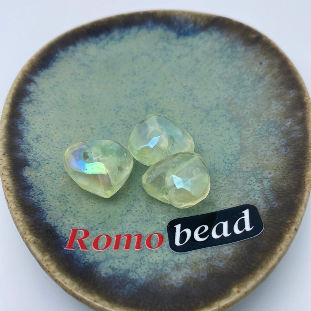 59. clear heart beads - Romo bead