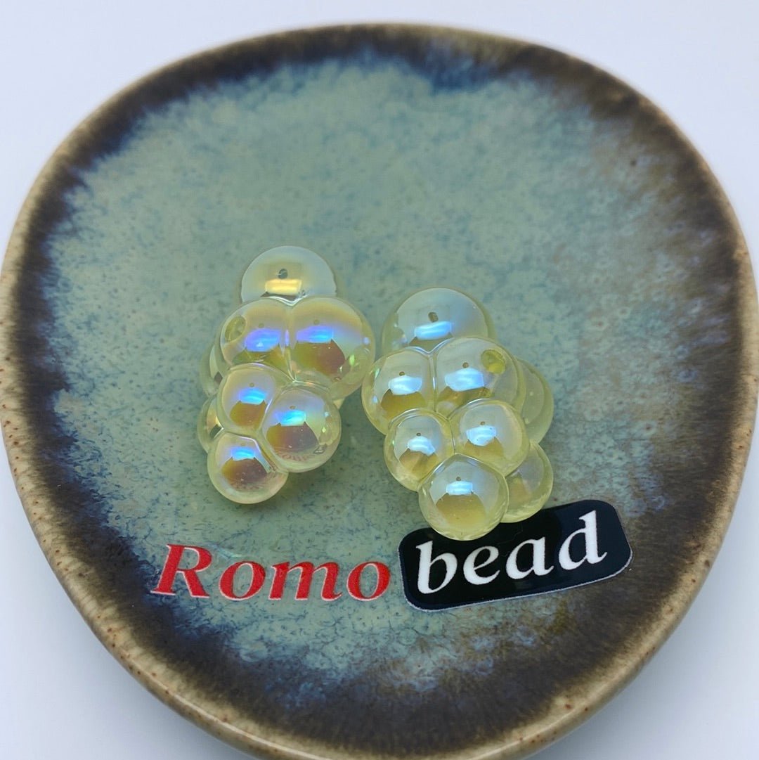 61. clear clouds uv beads - Romo bead