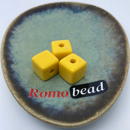 66. cube beads - Romo bead