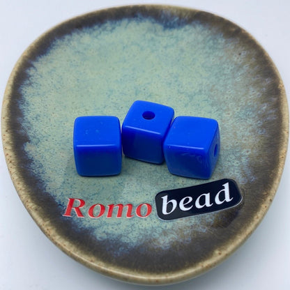 66. cube beads - Romo bead