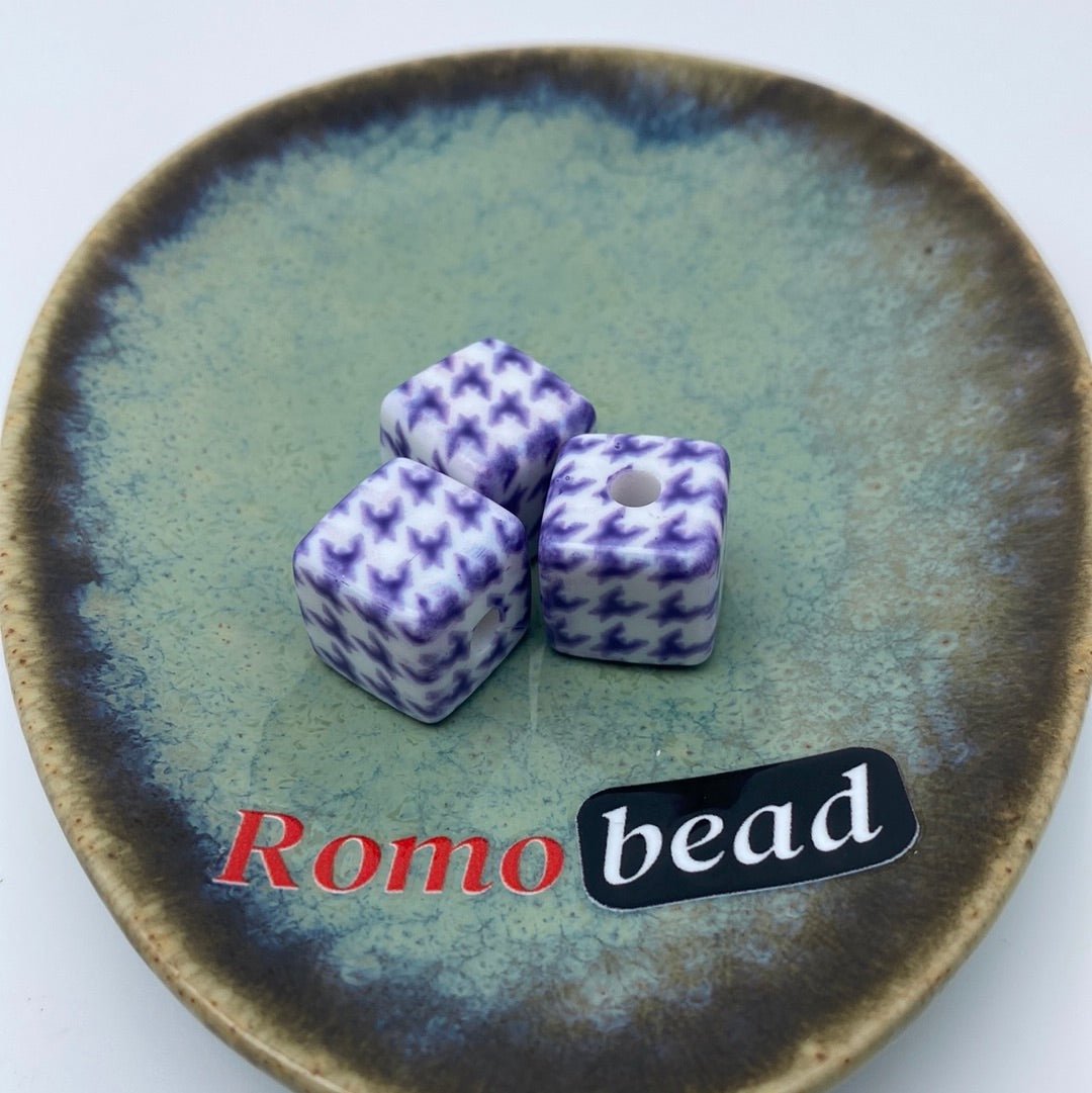 67. cube print beads - Romo bead