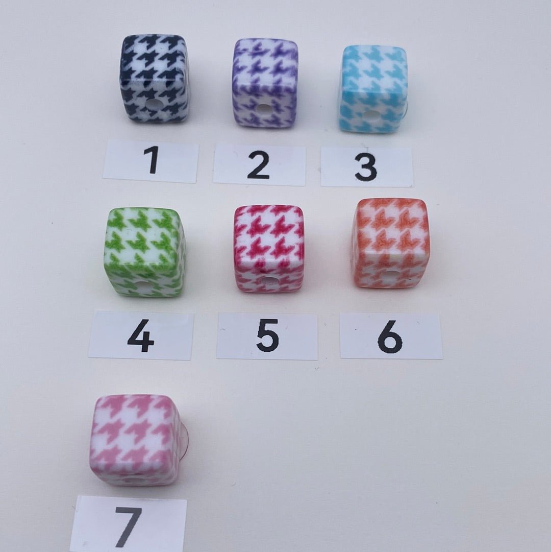 67. cube print beads - Romo bead