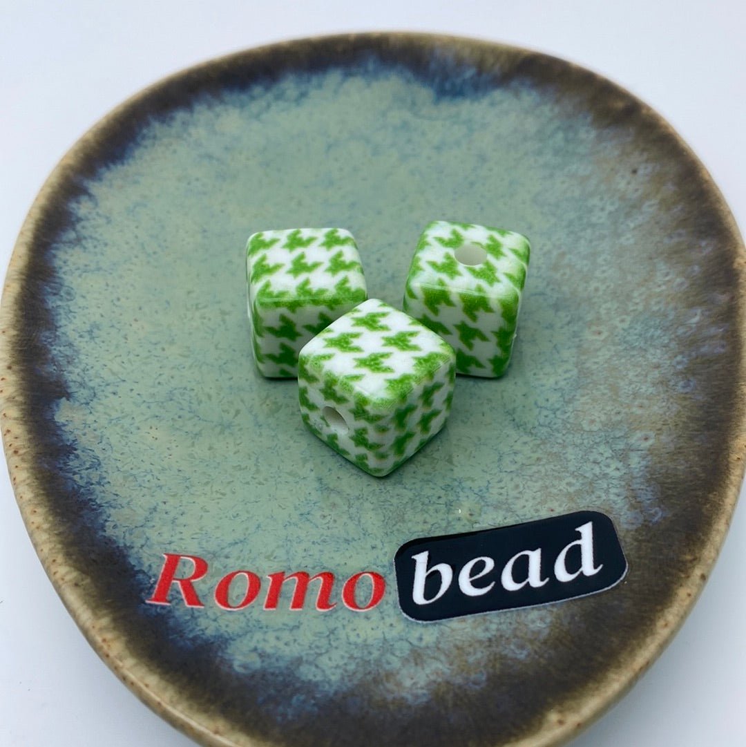 67. cube print beads - Romo bead