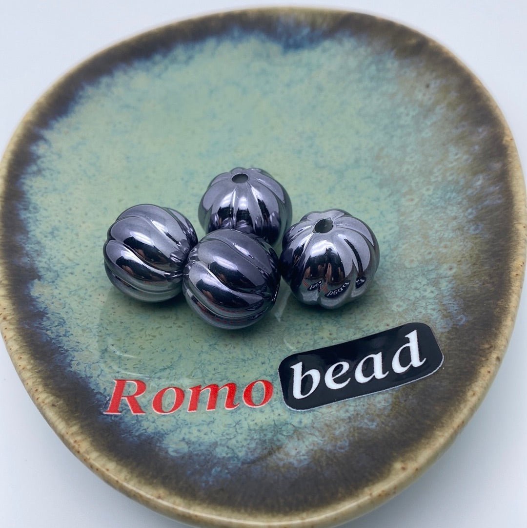 9. pumpkin and heart beads - Romo bead