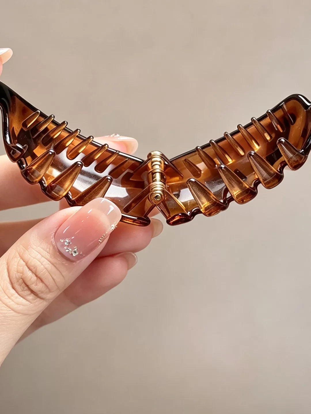 Amber banana clip, extra small size, low hair volume, premium non-slip ponytail twist clip, grab clip, women's back head accessory vertical clip