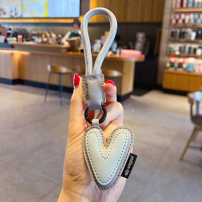 Creative PU leather 26 English letter keychain pendant simple couple car bag keychain pendant gift