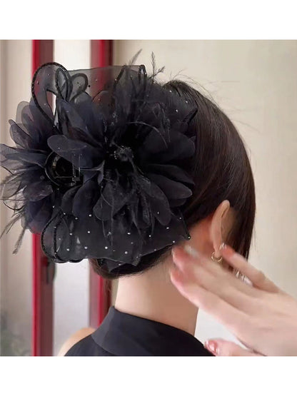 Elegant mesh bow hair clips for women, sophisticated and fashionable new feather claw clips with shark clips on the back of the head