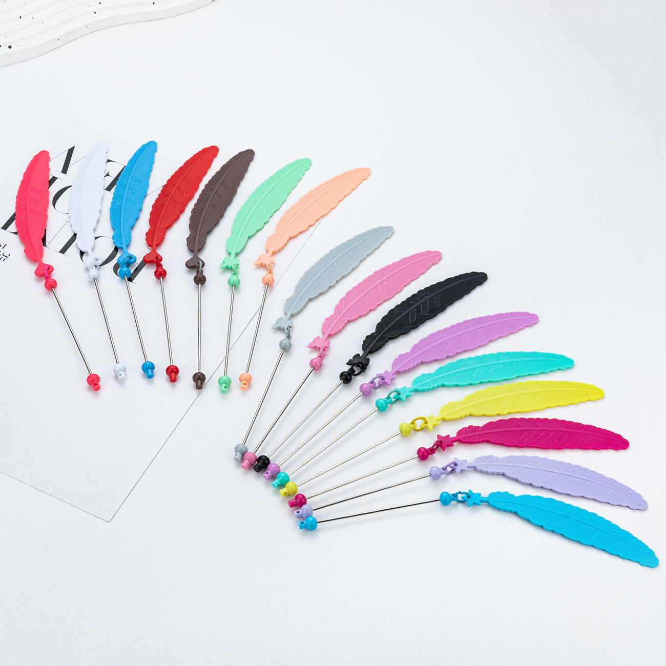 Plastic Feather Bookmark - Cartoon Pendant Children Handmade Beaded Reading Mark Book Holder