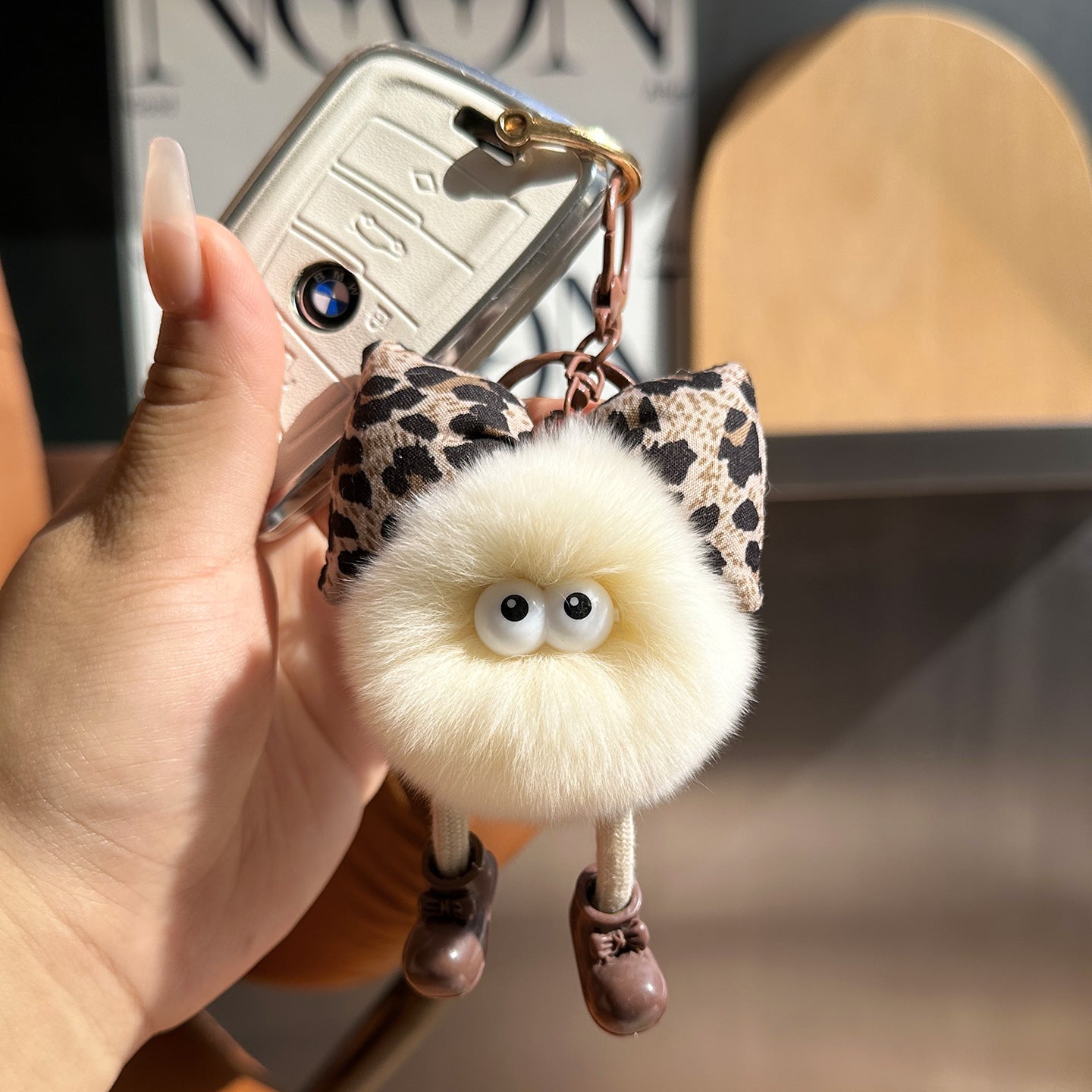 Wholesale Cute Leopard Print Bow Imitation Otter Rabbit Small Briquette Car Keychain Pendant Plush Pomball School Bag Charm
