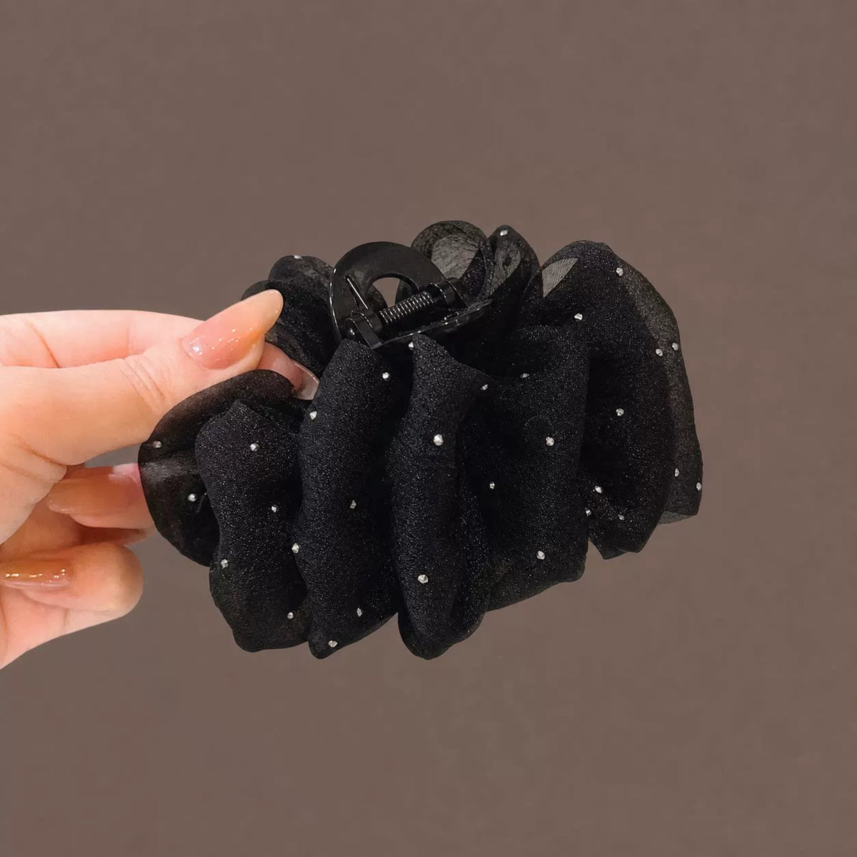 Korean style black bubble claw clip for women, 2026 new bow hair clip, shark clip, hair clip on the back of head, hair accessory