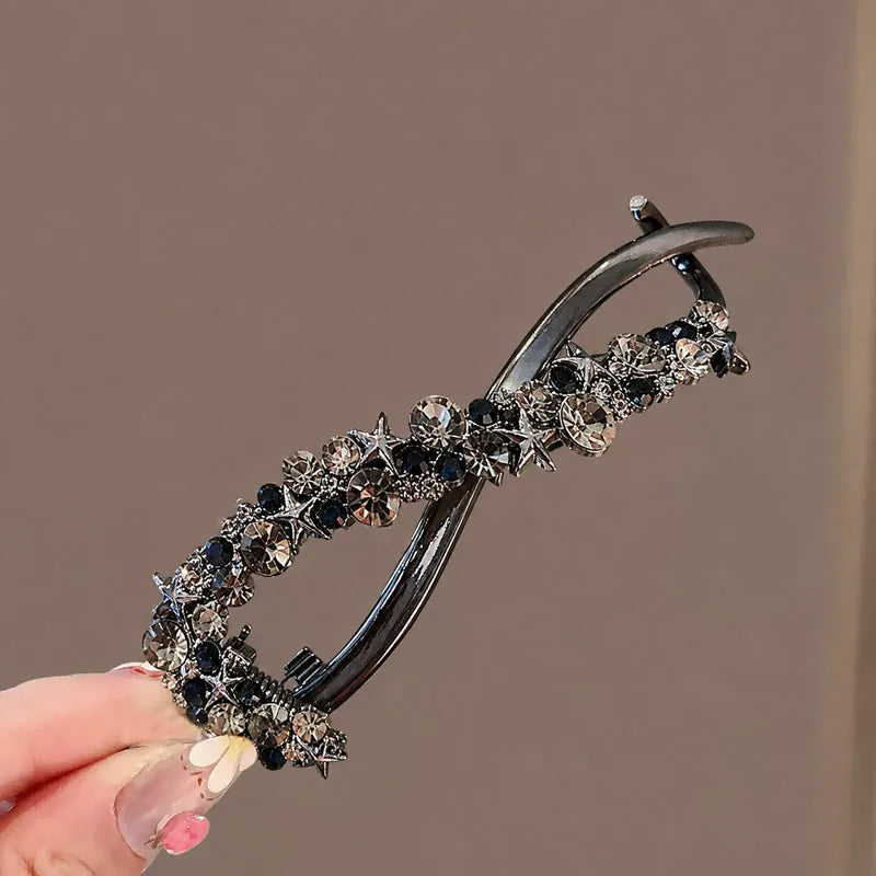 Large size with a sophisticated feel, fully diamond-filled metallic temperament, light luxury twist twist pin, figure-eight hair updo, exquisite headpiece hair accessory for women
