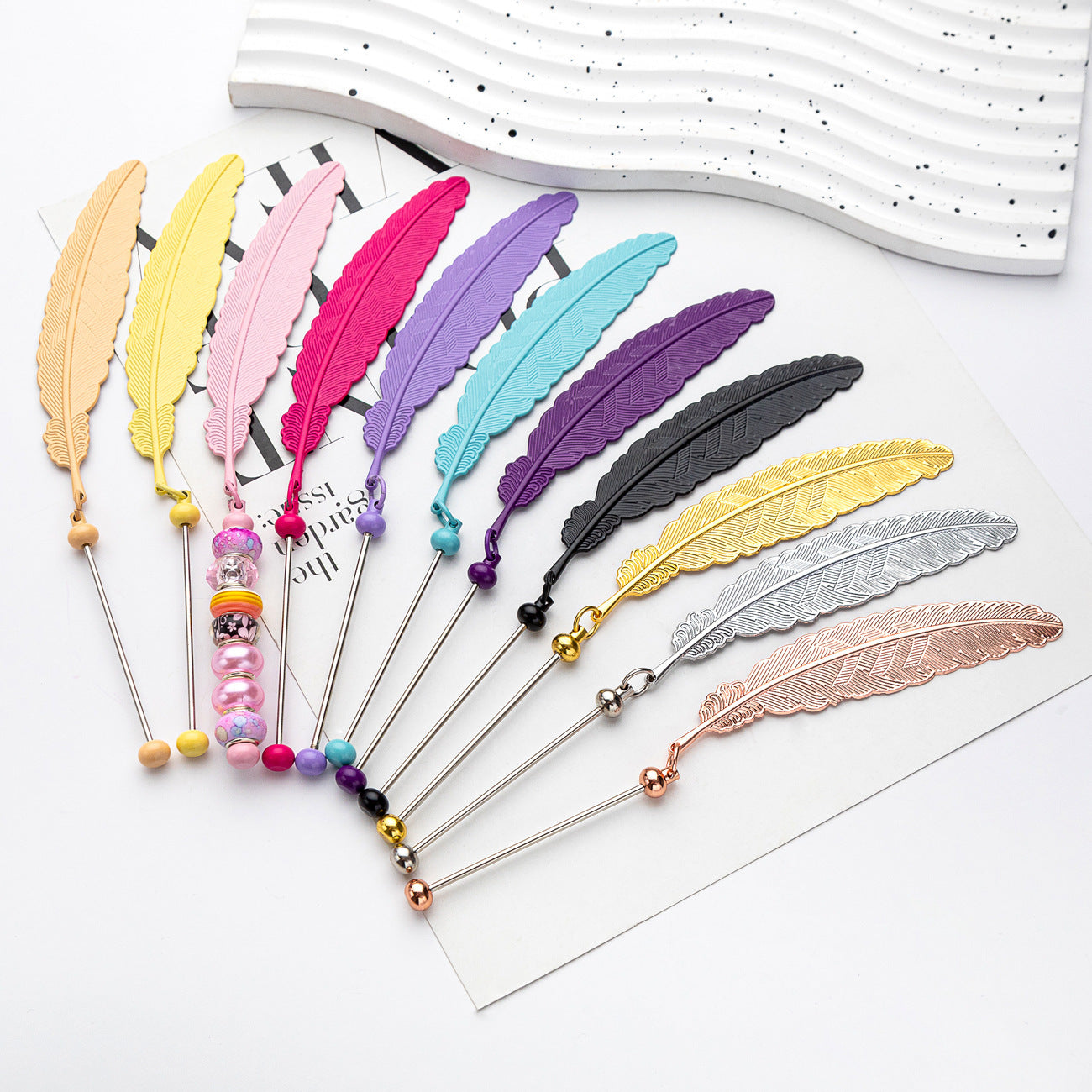 DIY Beaded Feather Bookmark - Primary School Graduation Anniversary Souvenir Metal Bookmark Children's Cute Bookcase Pendant