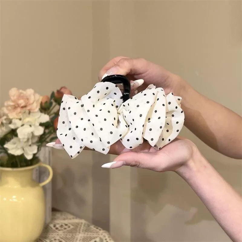 Black cloud bubble hair clip, small volume, sophisticated half-up, small claw clip, back hair updo, shark hair with hair styling flowers