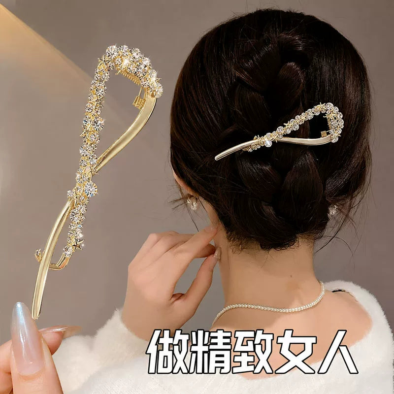 Large size with a sophisticated feel, fully diamond-filled metallic temperament, light luxury twist twist pin, figure-eight hair updo, exquisite headpiece hair accessory for women
