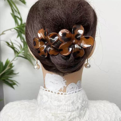 Elegant figure-8 hair clip for women, fashionable leopard print polka dot hairpin, frosted updo, shark clip headwear