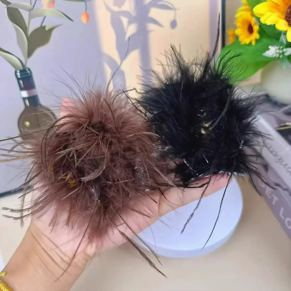 Rhinestone feather claw clip for women, high-end new small half-tie hair clip, small hair volume, back head updo hair clip, shark clip
