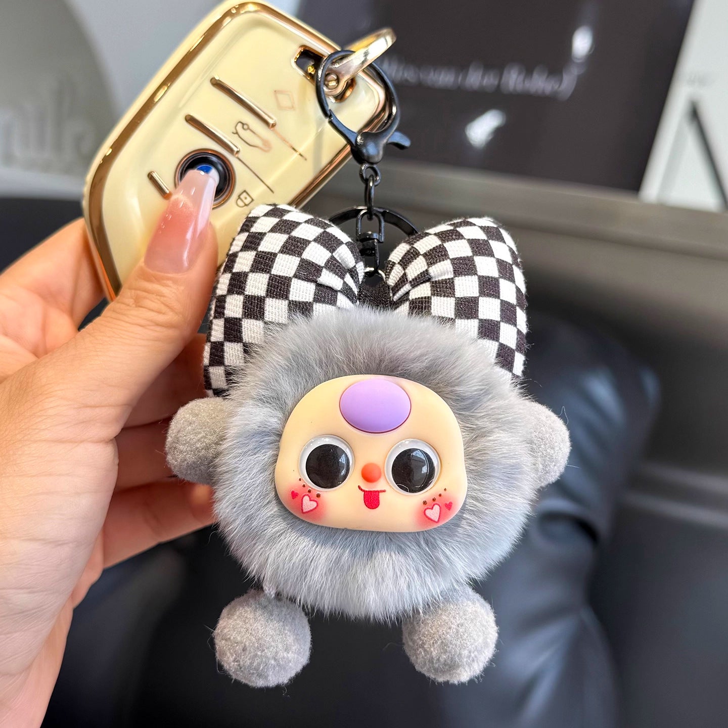 Imitation otter rabbit fur bow, small briquettes, car keychain pendants, exquisite dolls, cartoon dolls, school bags, bag ornaments