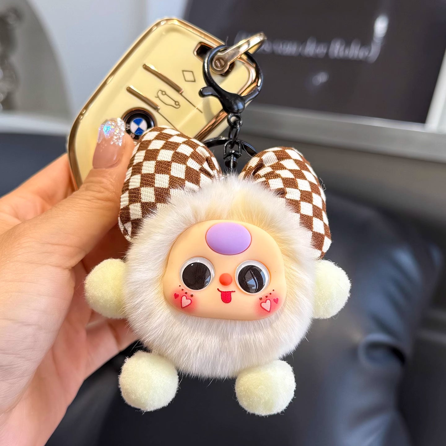 Imitation otter rabbit fur bow, small briquettes, car keychain pendants, exquisite dolls, cartoon dolls, school bags, bag ornaments