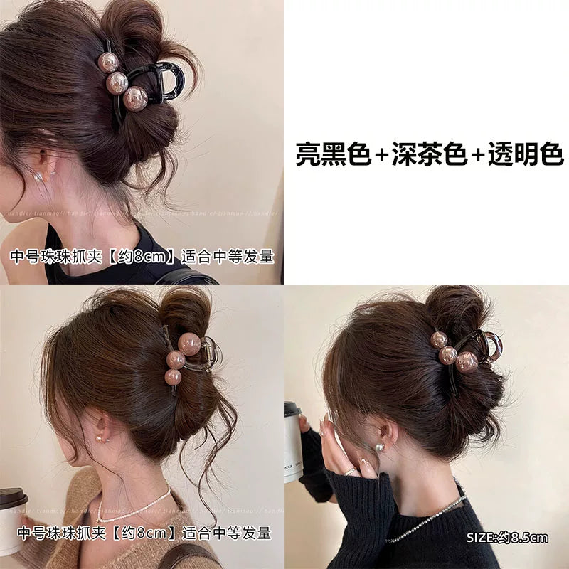 Elegant pearl grab clip for women, high-end 2026 new style shark clip at the back of the head, medium size coil hair clip, small hair volume