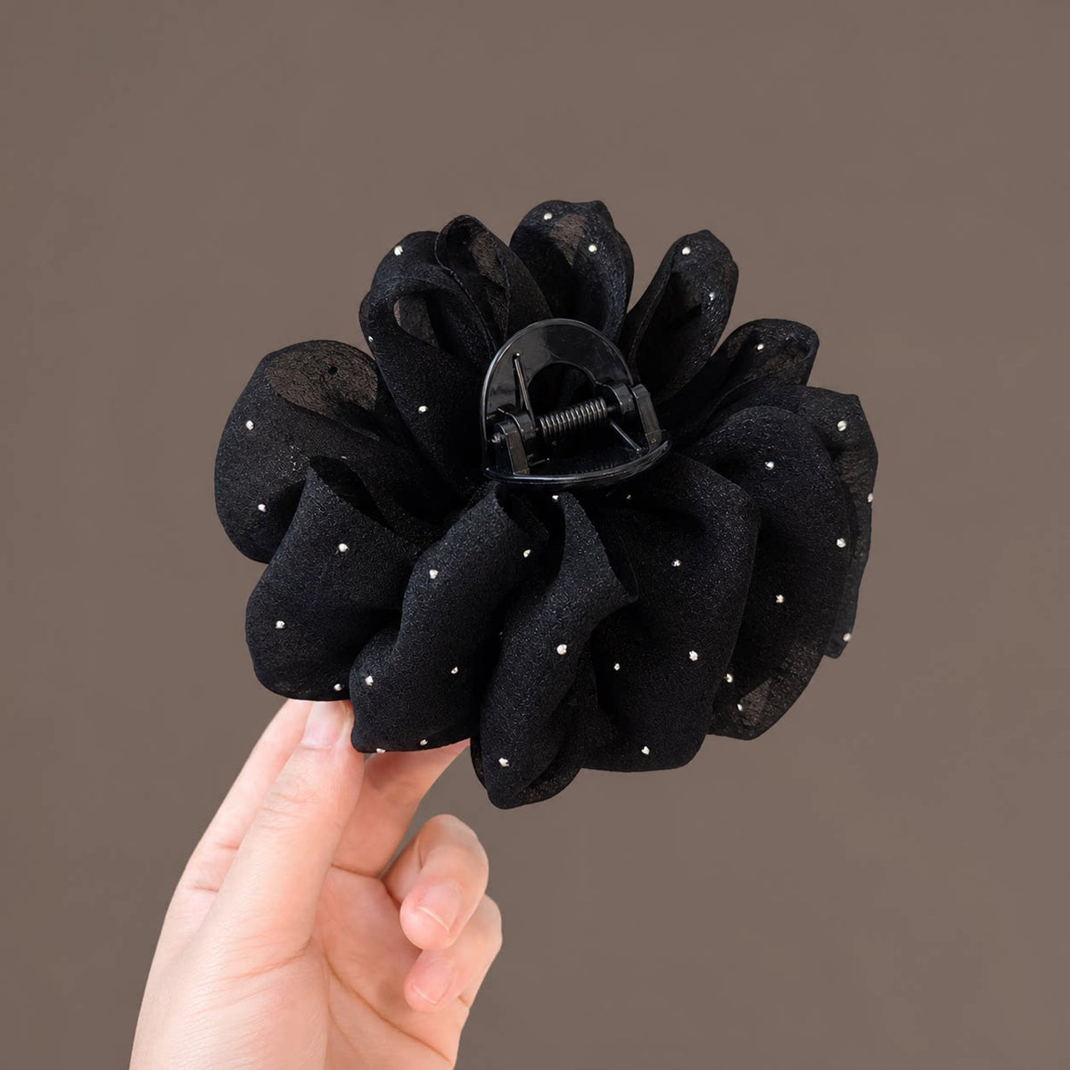 Black mesh bubble claw hair clip with a premium look like a 'full-scale starry star' hair clip, 2026 new style with little hair volume at the back of the head