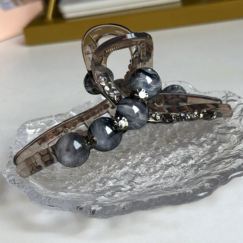 High-end look, small hair volume claw clip for women, 2026 new pearl rhinestone hair clip, back hair coil clip, shark clip headwear