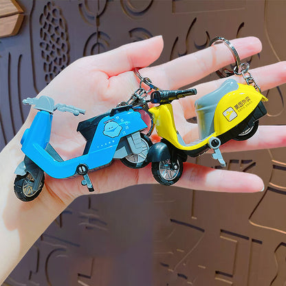 Creative Cartoon Takeaway Electric Car Model Keychain - Couple School Bag Pendant Car Key Chain Small Gift
