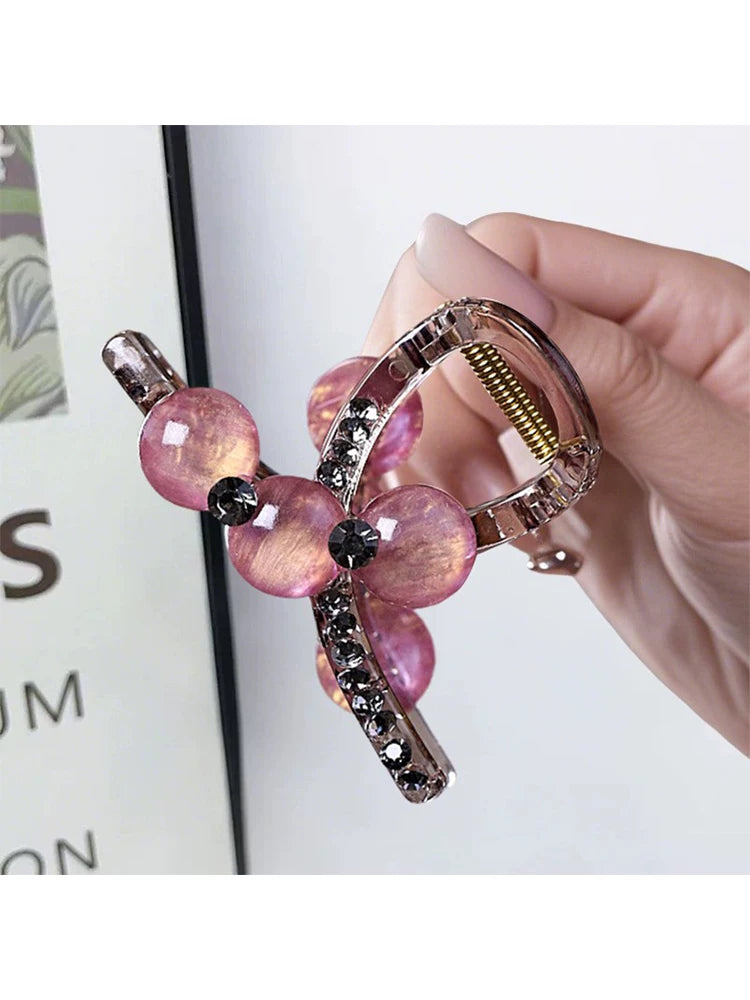 High-end look, small hair volume claw clip for women, 2026 new pearl rhinestone hair clip, back hair coil clip, shark clip headwear