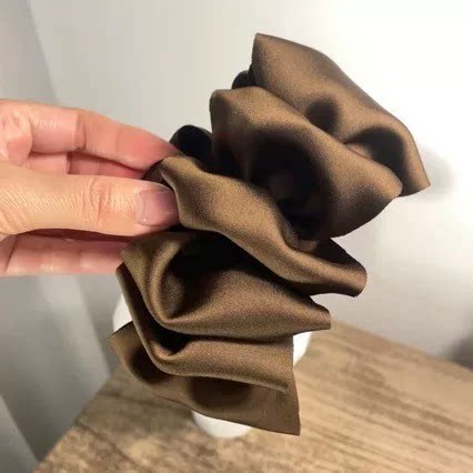 Large black mesh rose feather claw clip for women, sophisticated back hair clip, shark clip, fixed clip