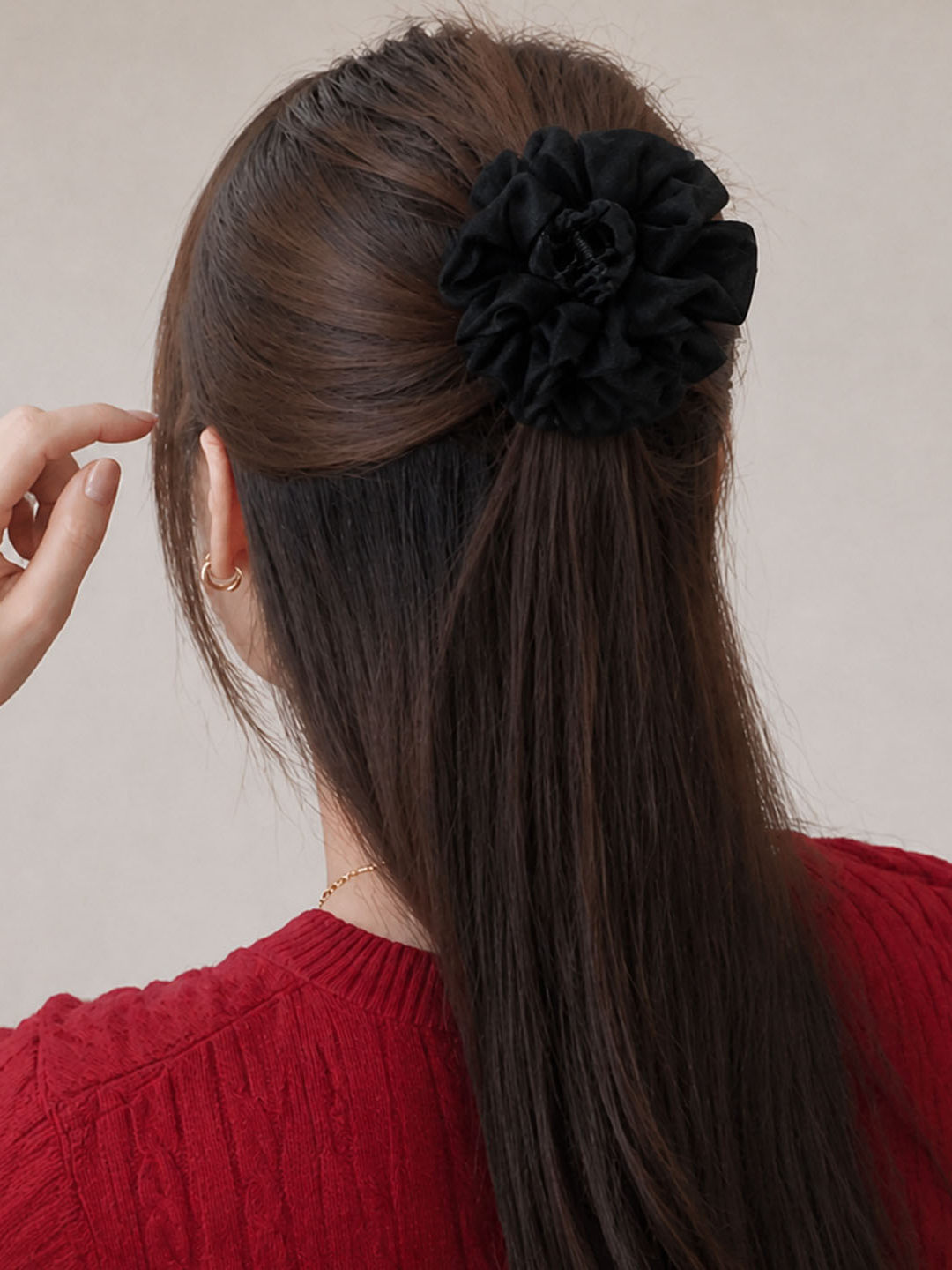 Black feather half-tie hair clip, small grab clip at the back of the head, high-end feel, little hair volume, shark clip, headpiece small size
