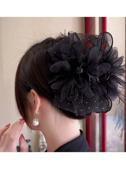 Elegant mesh bow hair clips for women, sophisticated and fashionable new feather claw clips with shark clips on the back of the head
