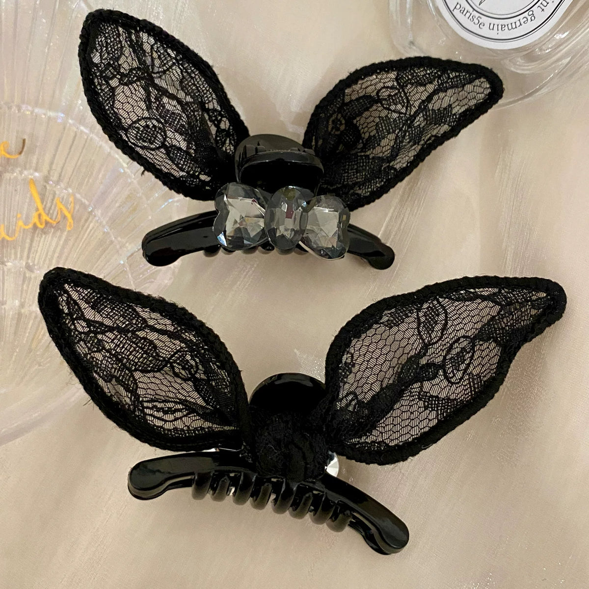 Black lace bow small claw clip for women, high-end bang clip, side clip, forehead hair clip, 2026 new headwear