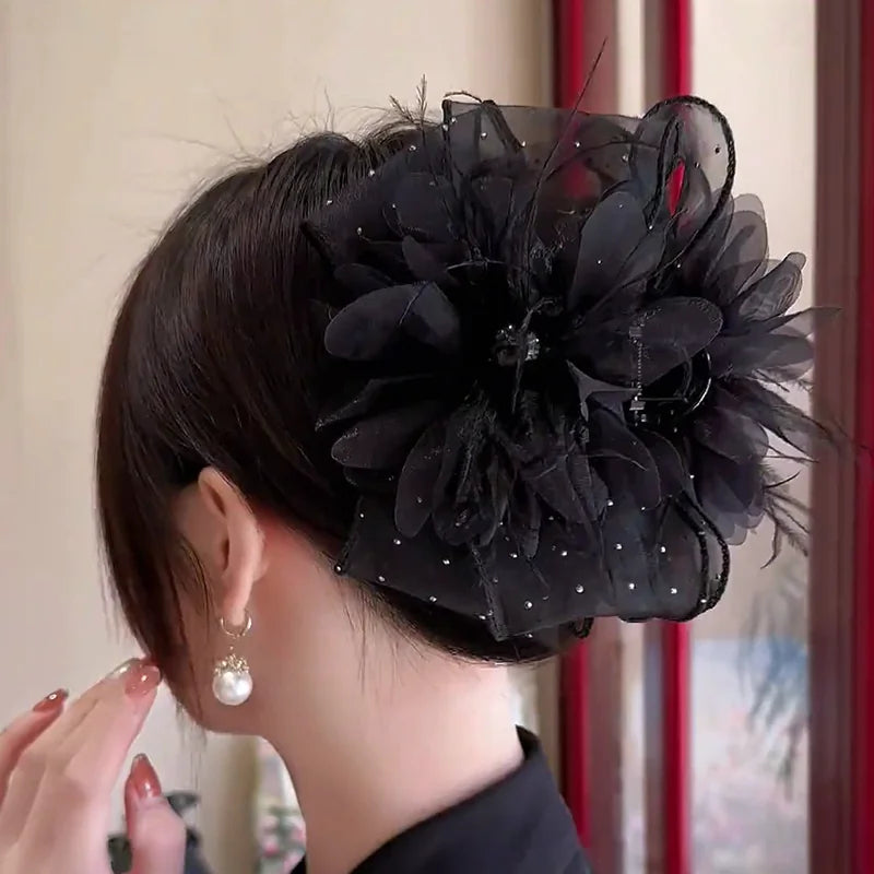 Korean high-end mesh bow claw clip for women, sophisticated and fashionable new back hair updo clip, shark clip