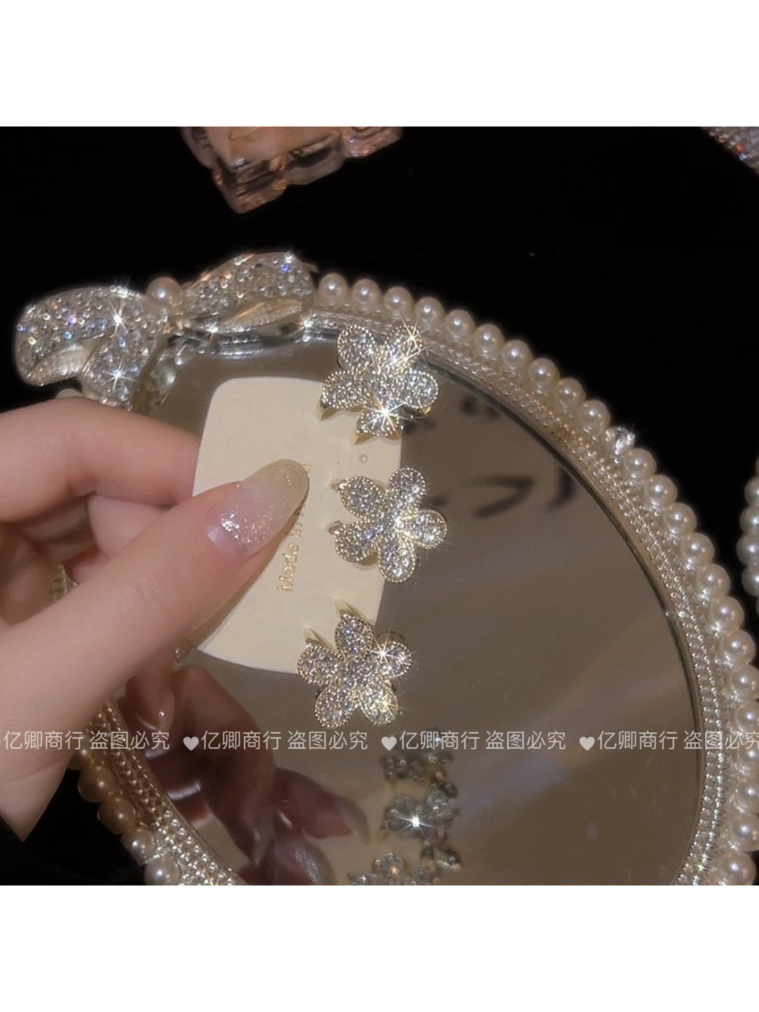 Temperament: Shiny diamond, small flower hairpin, bangs, side forehead hairpin, 2026 new high-end grip clip headwear