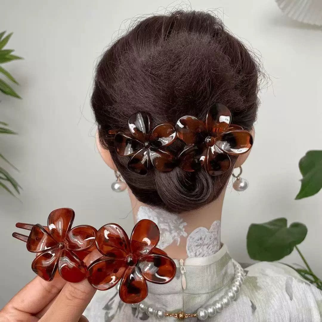 Elegant figure-8 hair clip for women, fashionable leopard print polka dot hairpin, frosted updo, shark clip headwear