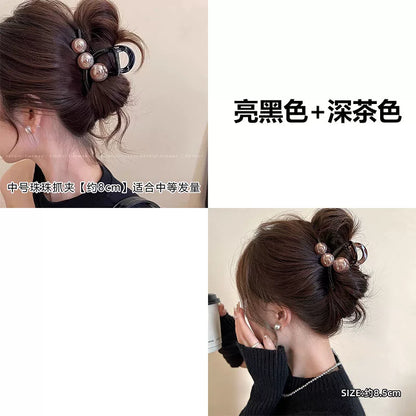 Elegant pearl grab clip for women, high-end 2026 new style shark clip at the back of the head, medium size coil hair clip, small hair volume
